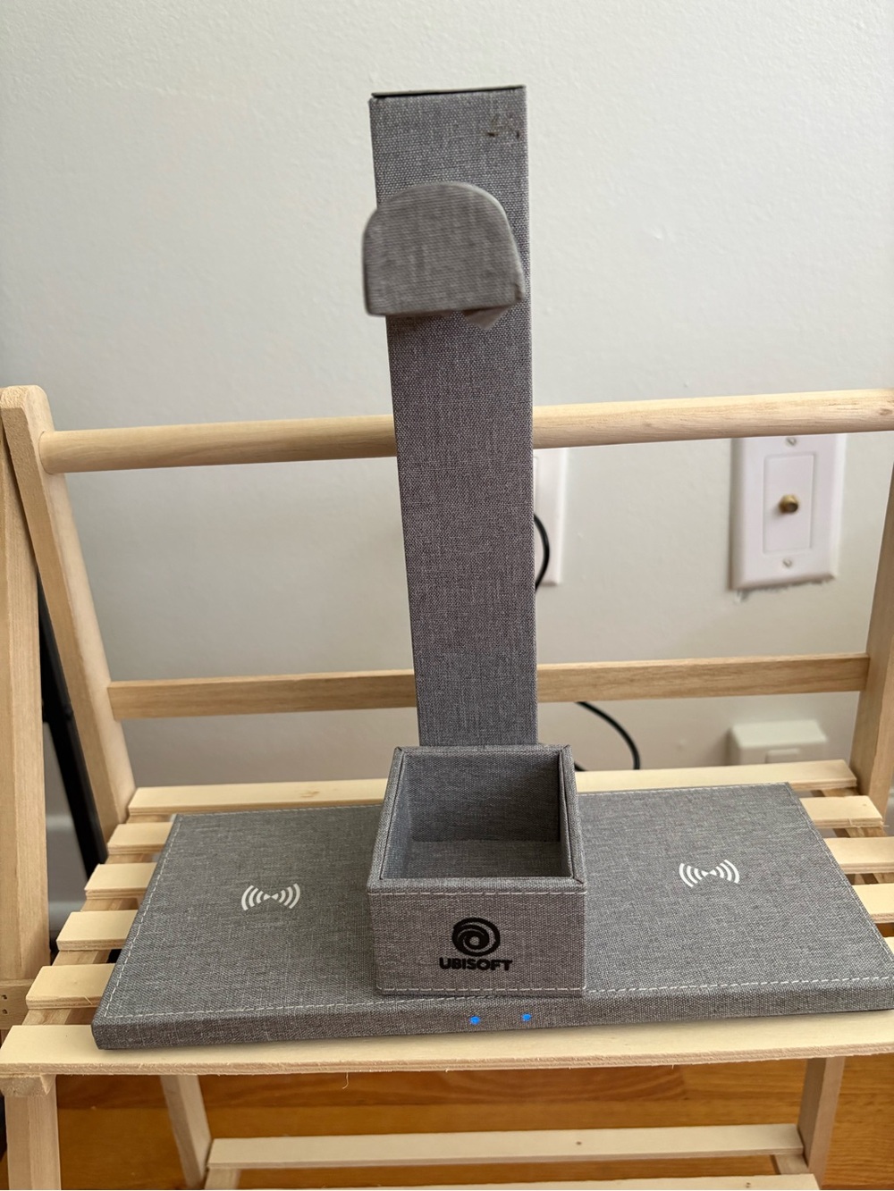 Ubisoft-branded Truman Dual Wireless Charger and Headphone Stand NWOT